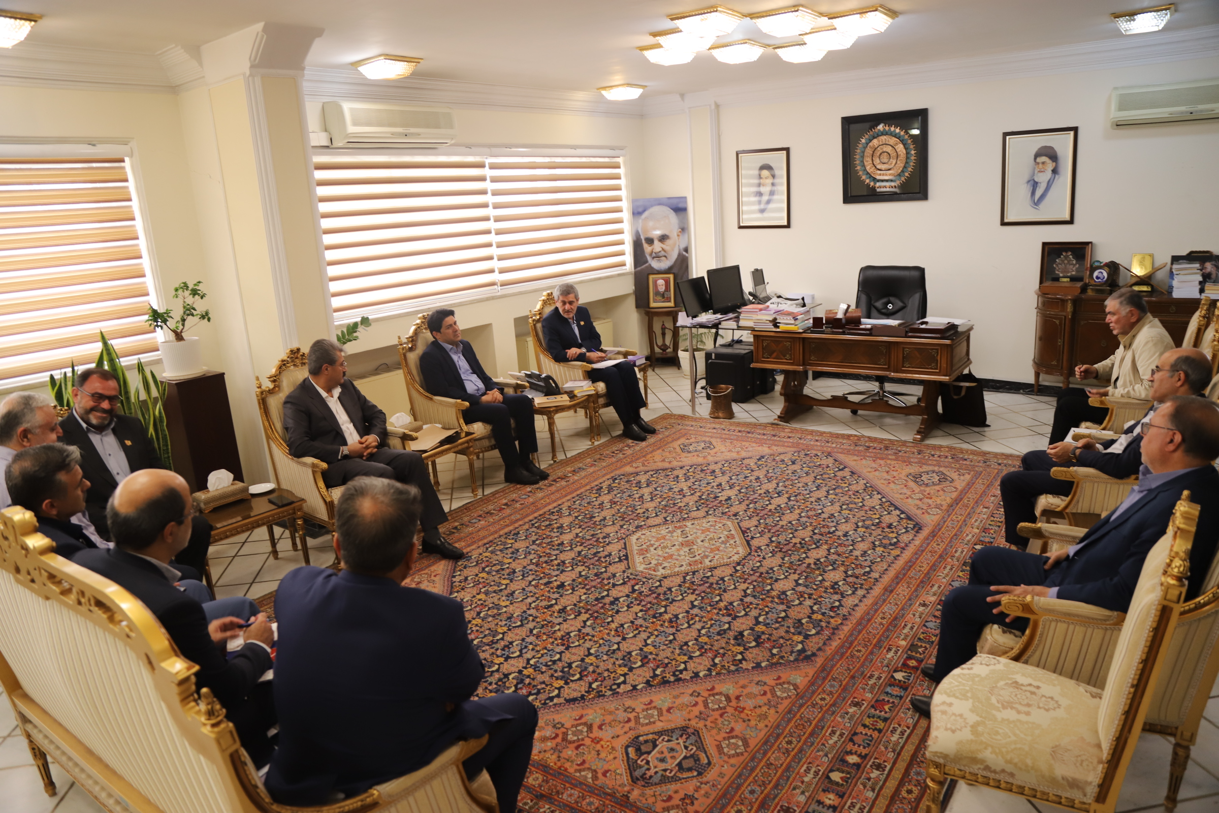 استاندار فارس در دیدار با هیات مدیره منطقه ویژه اقتصادی: