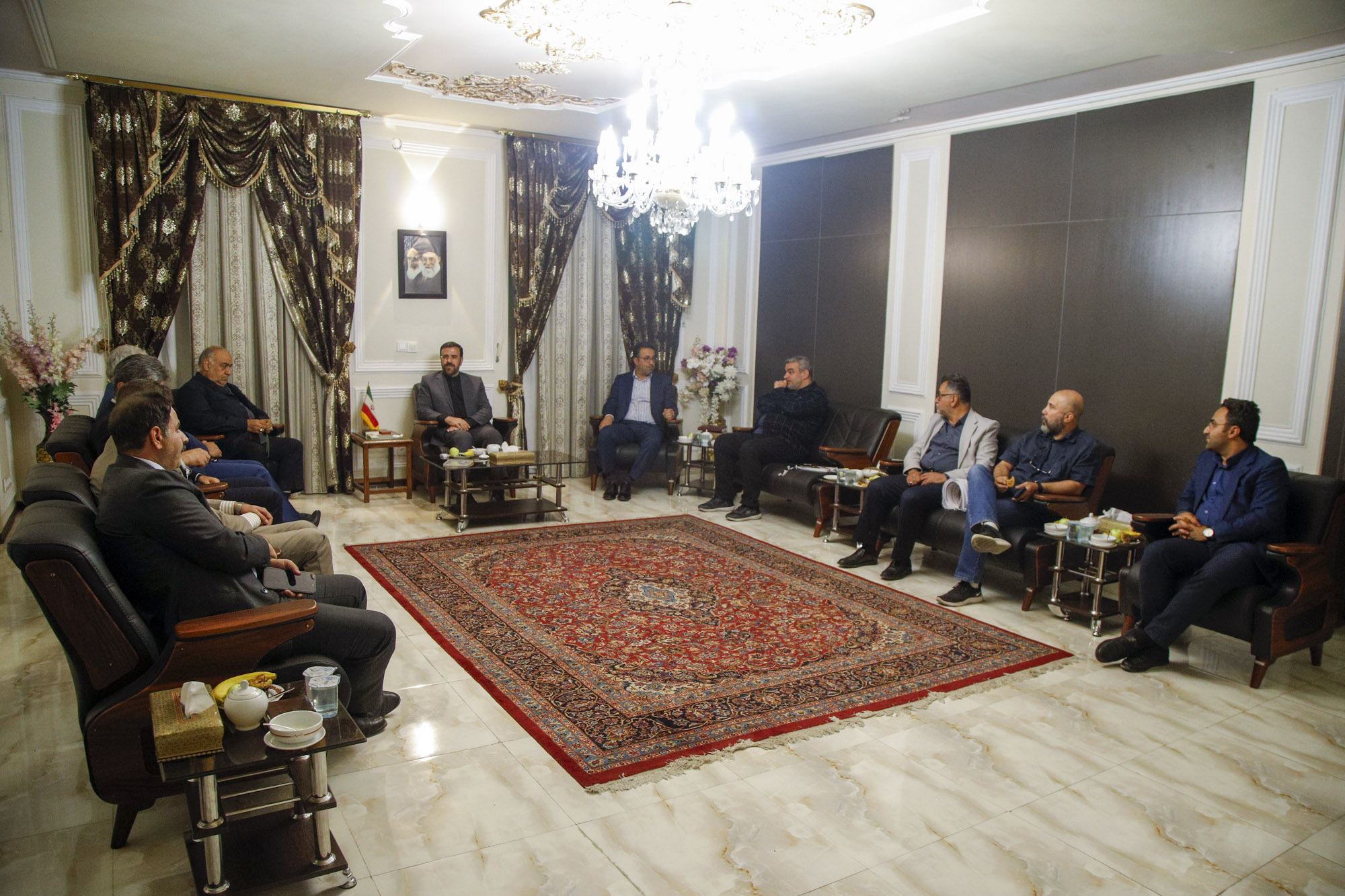 معاون وزیر راه و شهرسازی در سفر به شیراز با استاندار فارس دیدار کرد