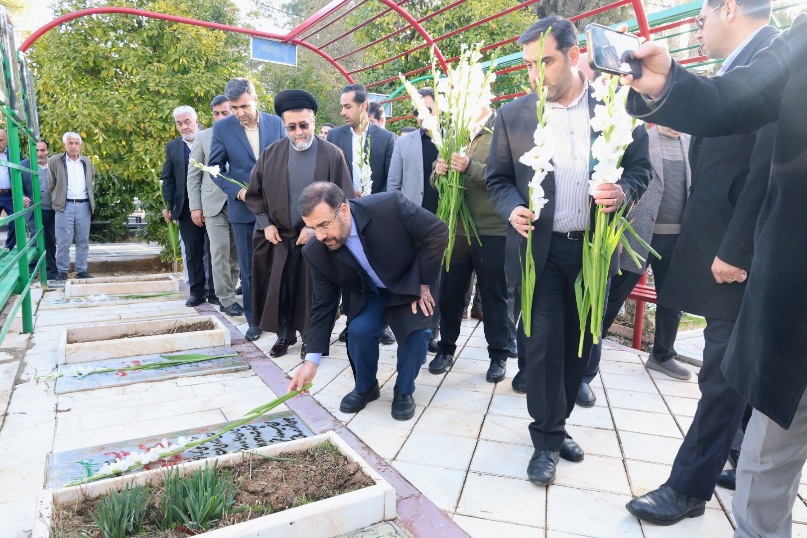 با حضور استاندار فارس، خانواده معظم شهدا، عموم مردم و مدیران استان صورت گرفت؛