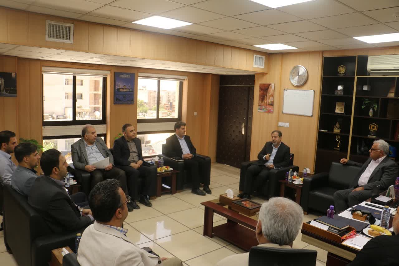 جلسه پیگیری تسهیلات طرح نهضت ملی مسکن با حضور مدیران ارشد استانی در بنیاد مسکن فارس برگزار شد