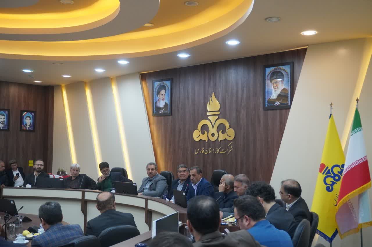 تأکید مدیرعامل گاز فارس بر پیگیری مطالبات مردمی 